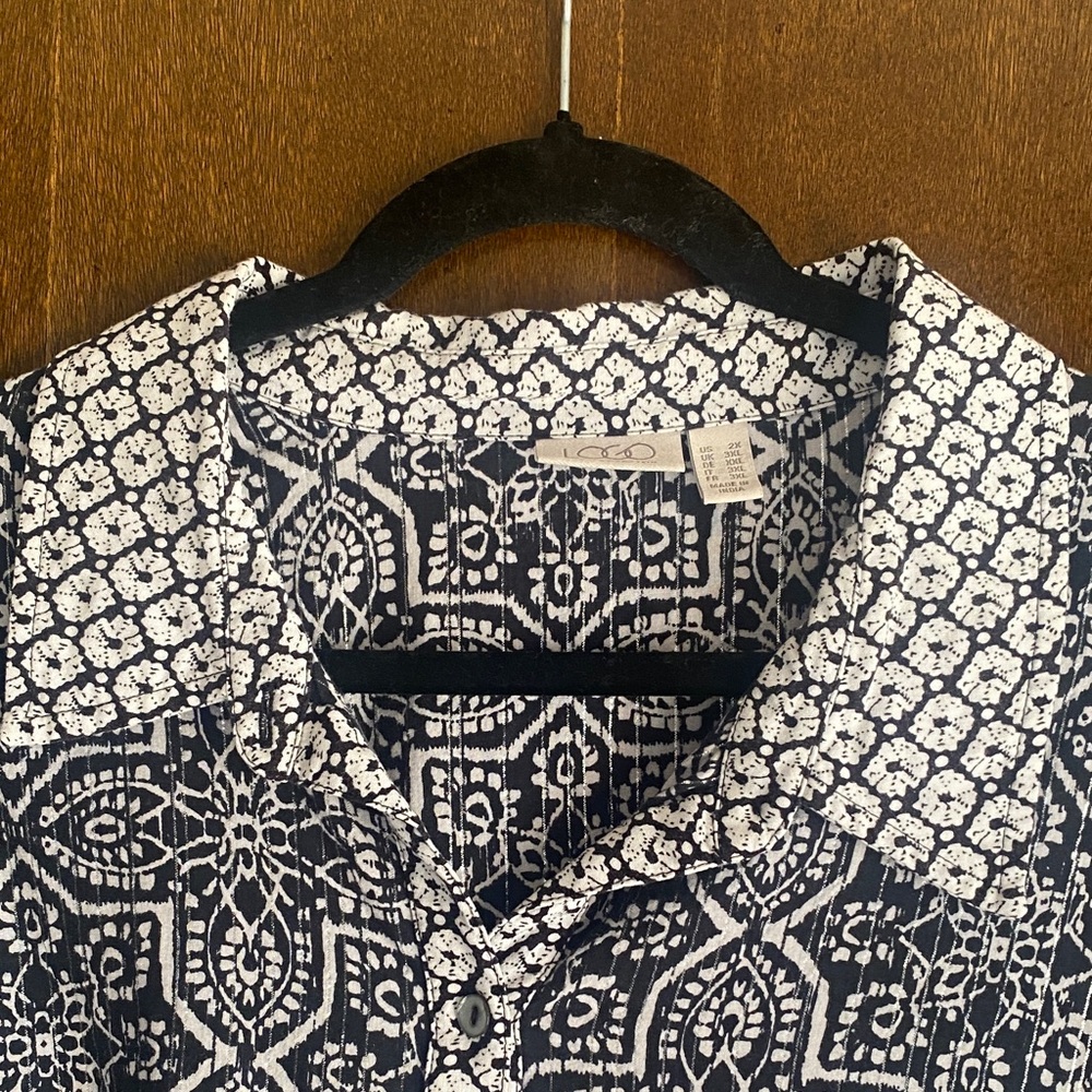 LOGO by Lori Goldstein Black and White Patterned Casual Button Down Shirt - Picture 3 of 11
